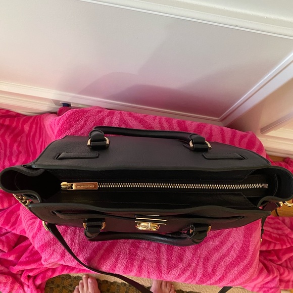 Michael Kors New Hamilton Traveler Black Handbag - Picture 4 of 10